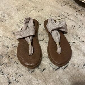 Sanuk Brown and Gray Thong Sandals with Bow Detail